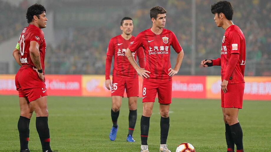 China: Vítor Pereira vence dérbi e continua na luta pelo título
