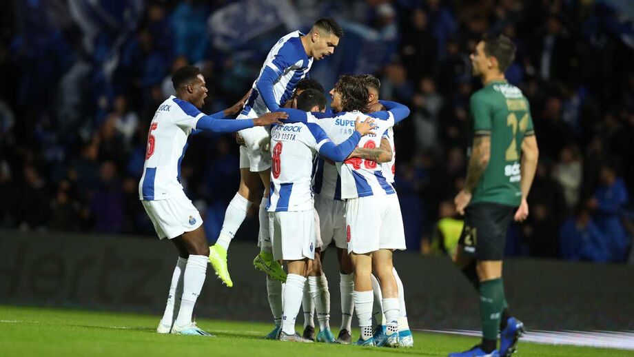 FC Porto goleia Coimbrões e Fábio Silva entra para a história dos dragões