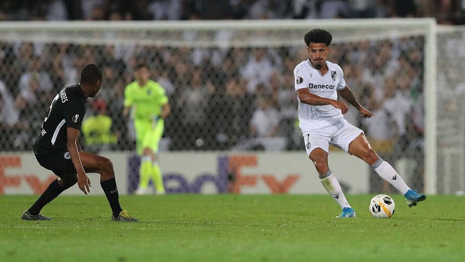 Bondarenko e Lucas falham Arsenal