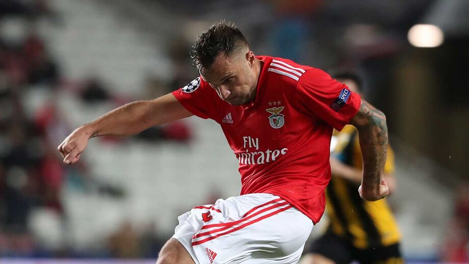 Seferovic faz mira ao Lyon