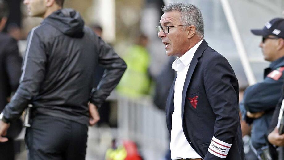Augusto Inácio abandona comando técnico do Aves