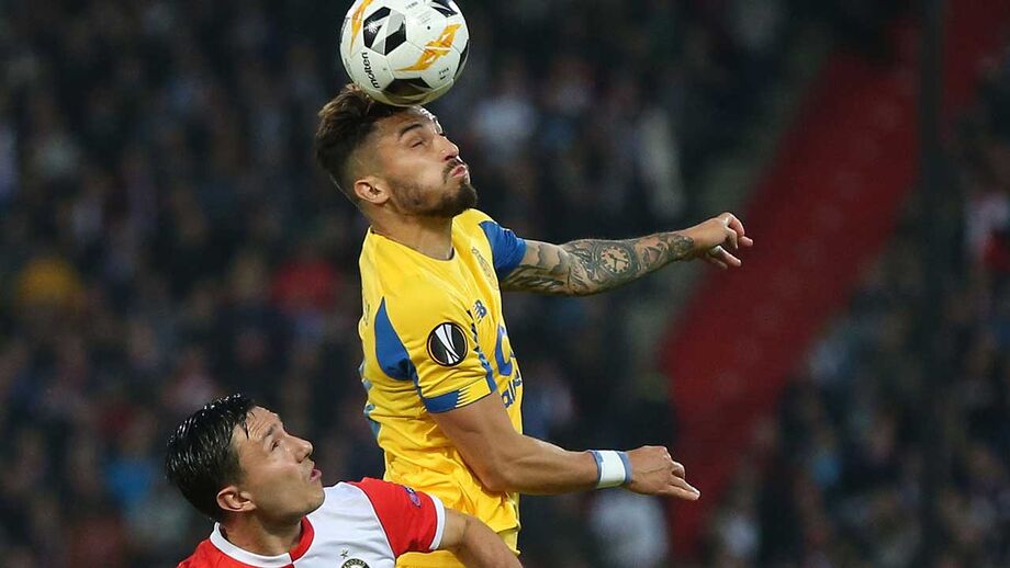 Alex Telles nunca descansou tanto