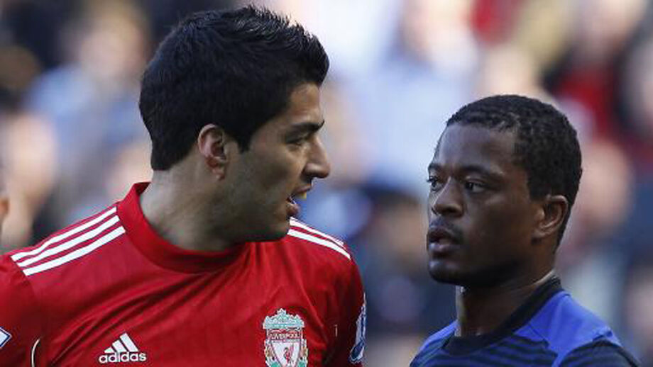 Evra lembra caso de racismo em 2011 e critica Liverpool