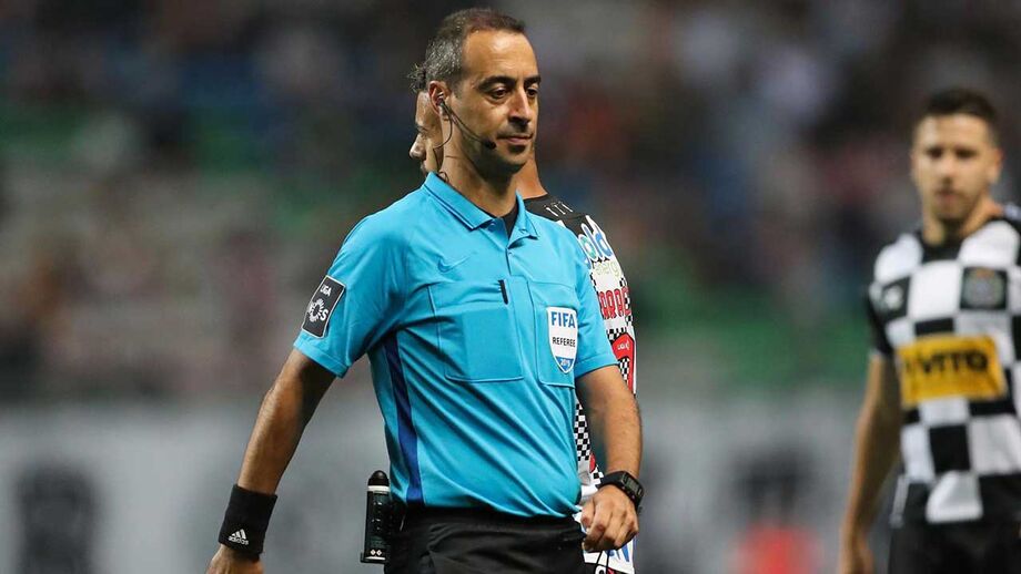 Jorge Sousa na Grécia para arbitrar o Olympiacos-AEK