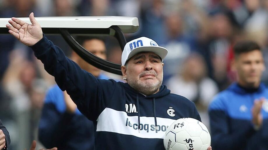 As ‘manias’ de Maradona: Proibiu o verde e chamou um padre ao balneário