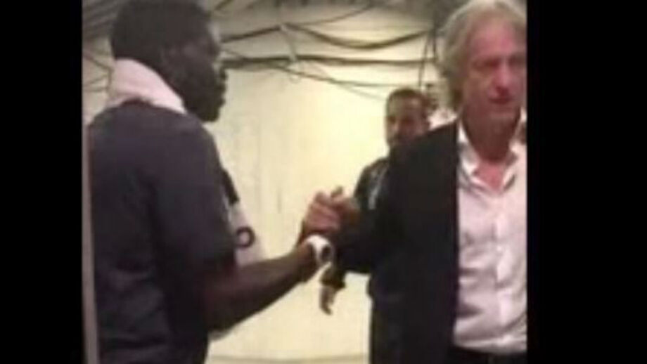 Chegada de Jorge Jesus ao Maracanã e aquecimento ao som de samba