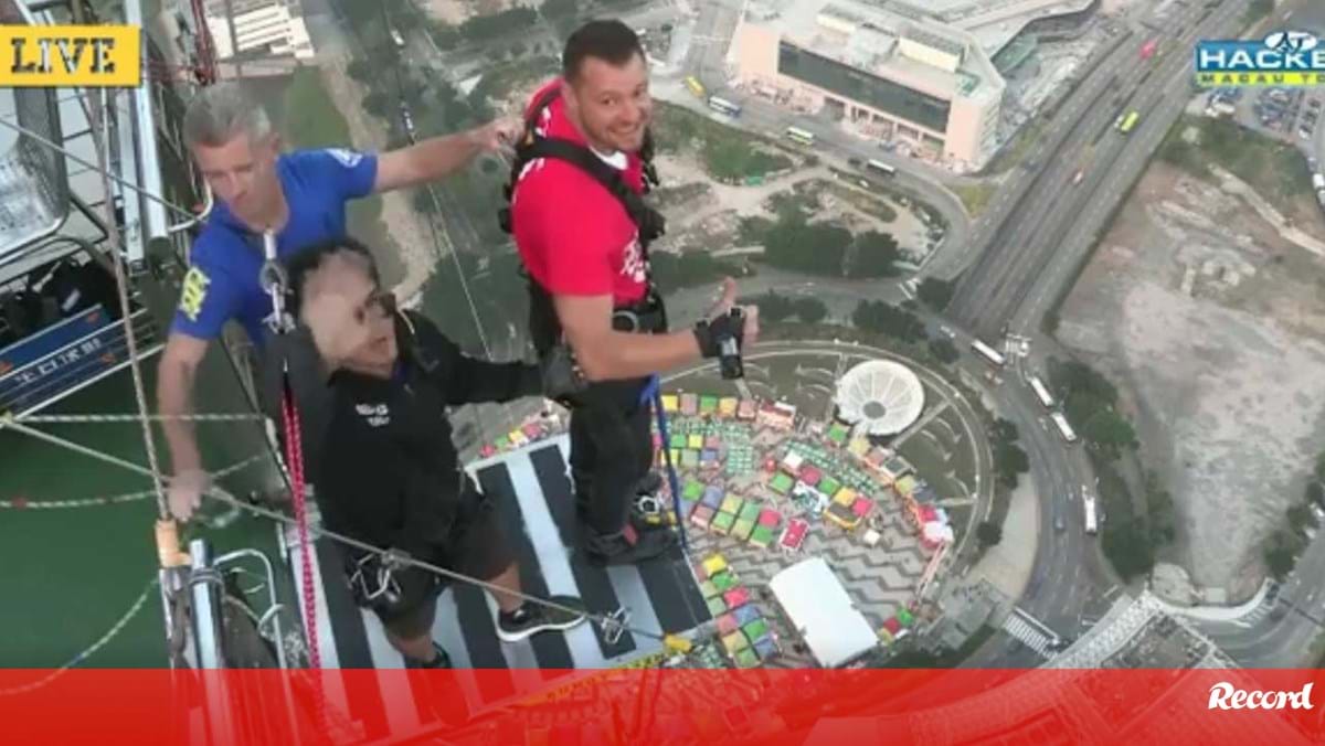 O salto que nem todos davam: Marius Niculae faz 'bungee jumping' na torre mais alta do mundo - Record