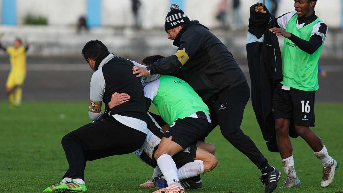 Série B: Canelas empata com o Sp. Espinho - Record