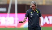 ... E Jorge Jesus não quis ficar atrás e divulgou também o seu onze