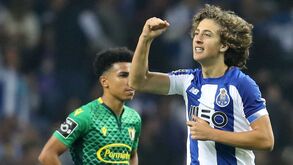 Fábio Silva sob a asa de Jorge Mendes