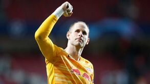 Gulácsi: «Orgulhoso pelo interesse do Benfica»