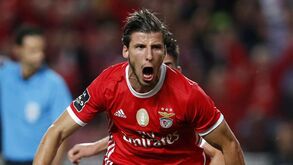 Notícia Record: Rúben Dias renova pelo Benfica