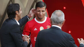 Vieira sobre a renovação de Rúben Dias: «Futuro capitão do Benfica»