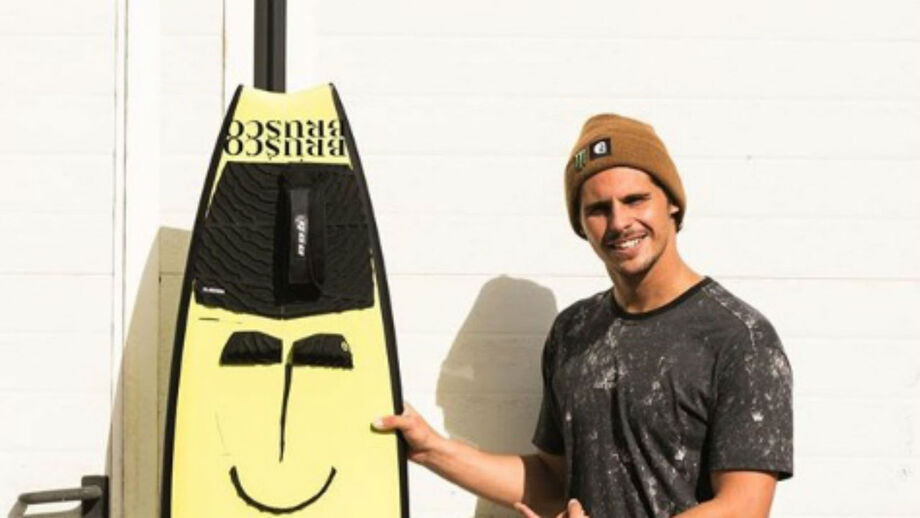 Nicolau Von Rupp em destaque nos prémios para surfistas portugueses de ondas grandes