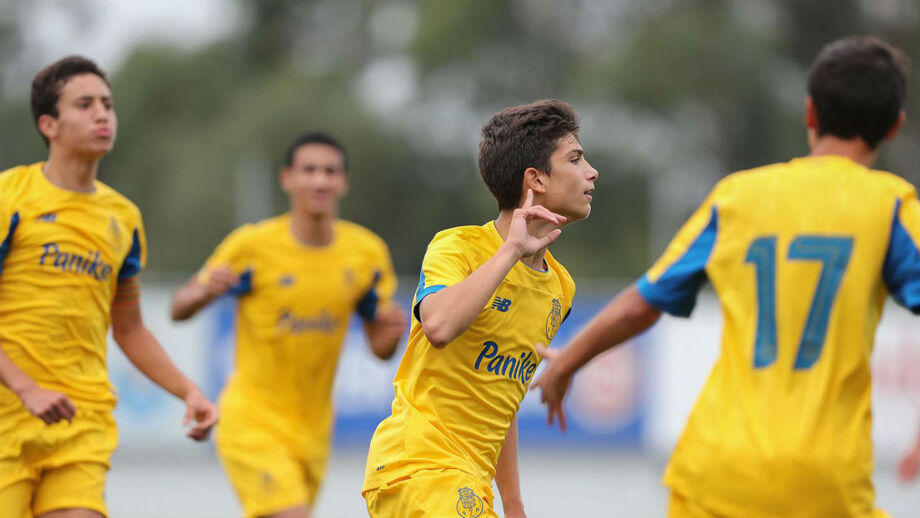 FC Porto goleia Cesarense