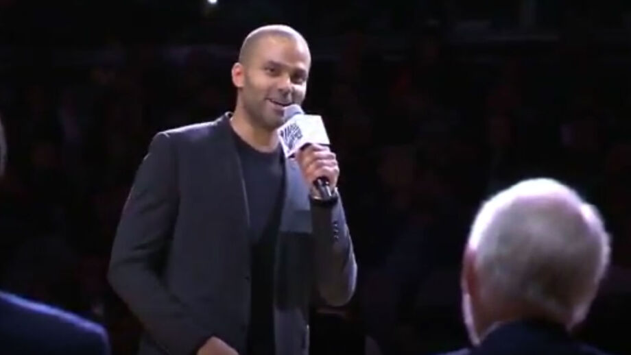 Tony Parker agradece a Popovich em dia de retirada da camisola: «O meu segundo pai»