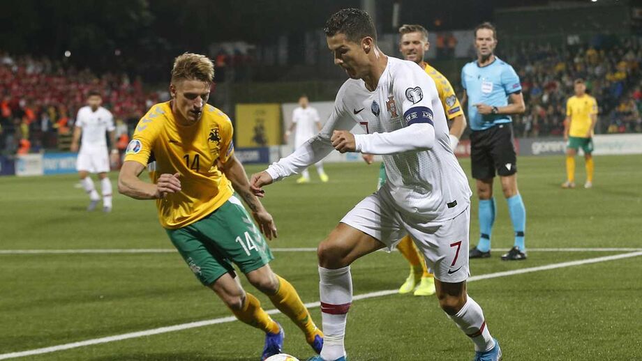 O onze de Portugal para o jogo com a Lituânia