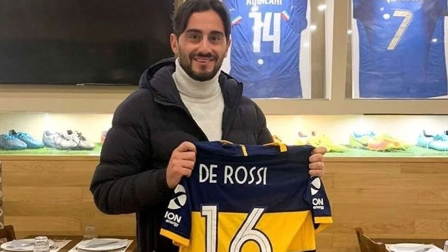 De Rossi oferece camisola a Aquilani e a internet vai abaixo