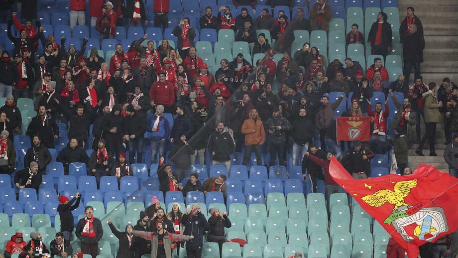 Adeptos não viraram as costas aos jogadores do Benfica