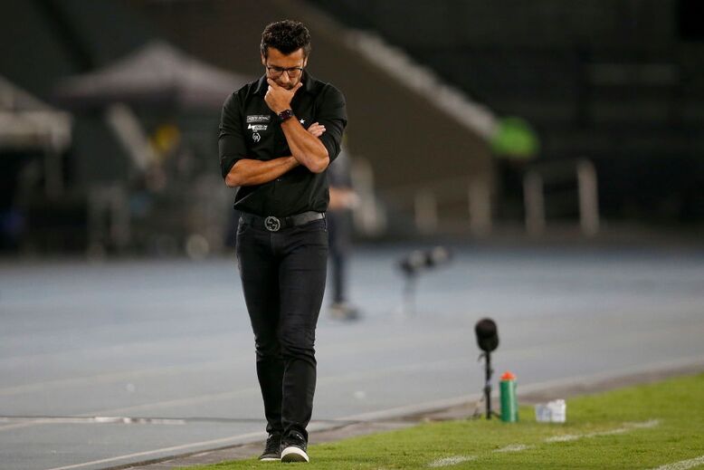 Alberto Valentim (Botafogo): 180 mil reais/mês (cerca de 40 mil euros)