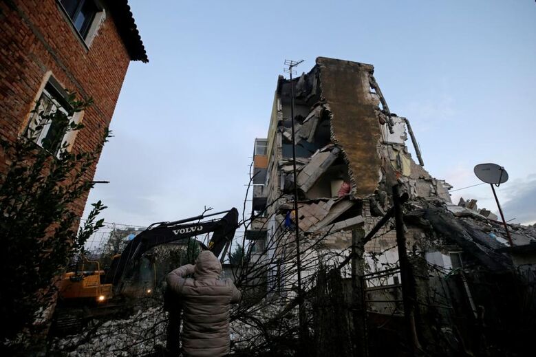 Sismo de magnitude 6,4 atinge Albânia