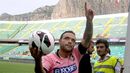 Fabrizio Miccoli - Foi condenado a três anos e meio de prisão (pena suspensa), depois de ter sido acusado de extorsão agravada, entre 2010 e 2011, quando representava os italianos do Palermo.
