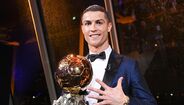 Cristiano Ronaldo – Clubes: Manchester United (2008), Real Madrid (2013*, 2014*, 2016 e 2017); *prémio atribuído em parceria com a FIFA, denominado FIFA Ballon d'Or.