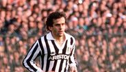 Michel Platini (1983, 1984 e 1985) – Clube: Juventus