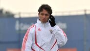 Keirrison - Uma promessa do futebol brasileiro, o avançado chegou ao Benfica em 2009 por empréstimo do Barcelona. Tinha 21 anos e fez apenas 7 encontros pelas águias. Apesar de ter passado também pela Fiorentina e Cruzeiro, a sua carreira só brilhou no início