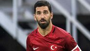 Arda Turan - Foi condenado a dois anos e oito meses de prisão, com pena suspensa, por ter disparado num hospital uma arma para a qual não tinha autorização legal.