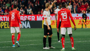 Mainz dá a volta ao marcador e vence na receção ao Eintracht Frankfurt