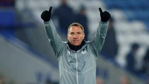 Rodgers renova e passa a ganhar mais do que Klopp