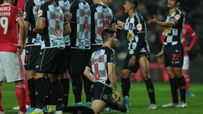 Vai fazendo escola: 'espargata' de jogador do Boavista para travar livre do Benfica