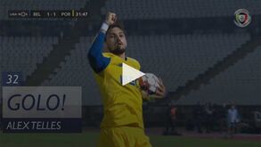 Corona sofreu penálti e Alex Telles não perdoou na cobrança