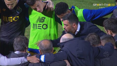 Sérgio Conceição deu a palavra a Danilo e Pepe na habitual 'roda' de final de jogo