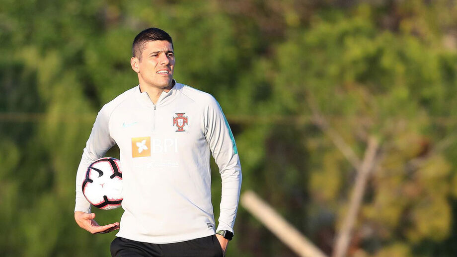 Francisco Neto vai observar 20 futebolistas sem internacionalizações