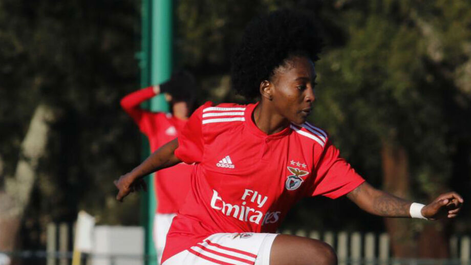 Jogadora do Benfica lesiona-se com gravidade e acaba temporada