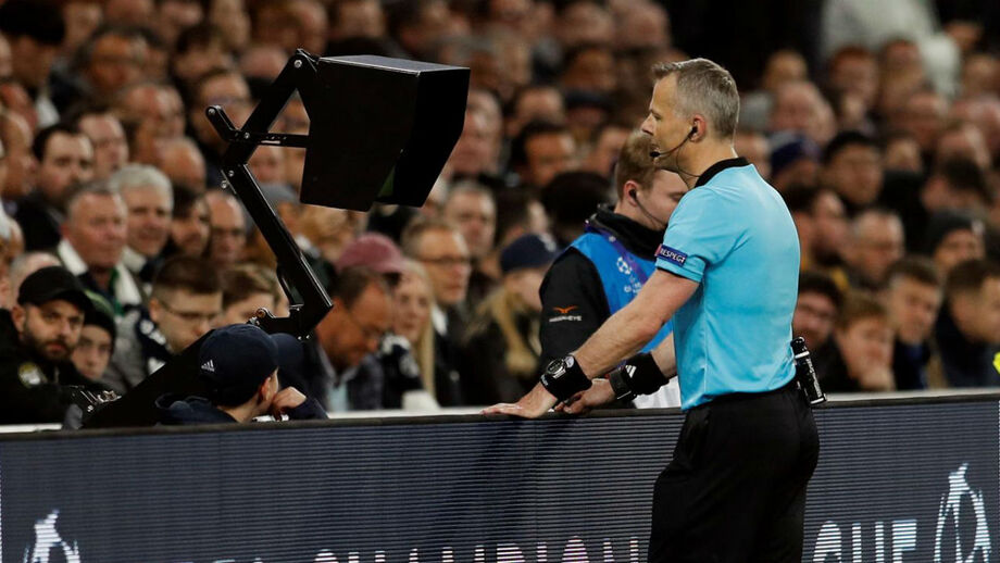 UEFA vai pedir esclarecimentos ao International Board por causa do VAR