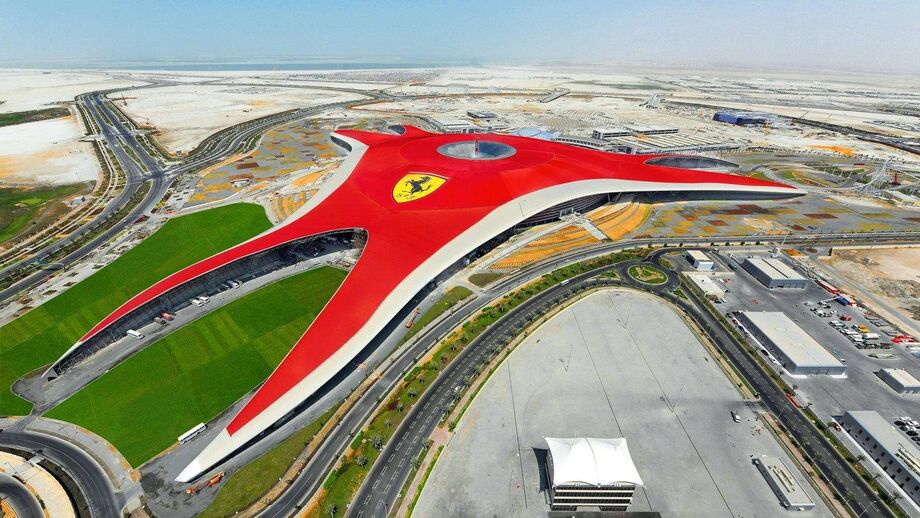 Ferrari World é o melhor parque temático do mundo