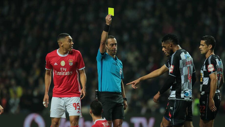 Os casos do Boavista-Benfica: especialistas Record analisam lances polémicos
