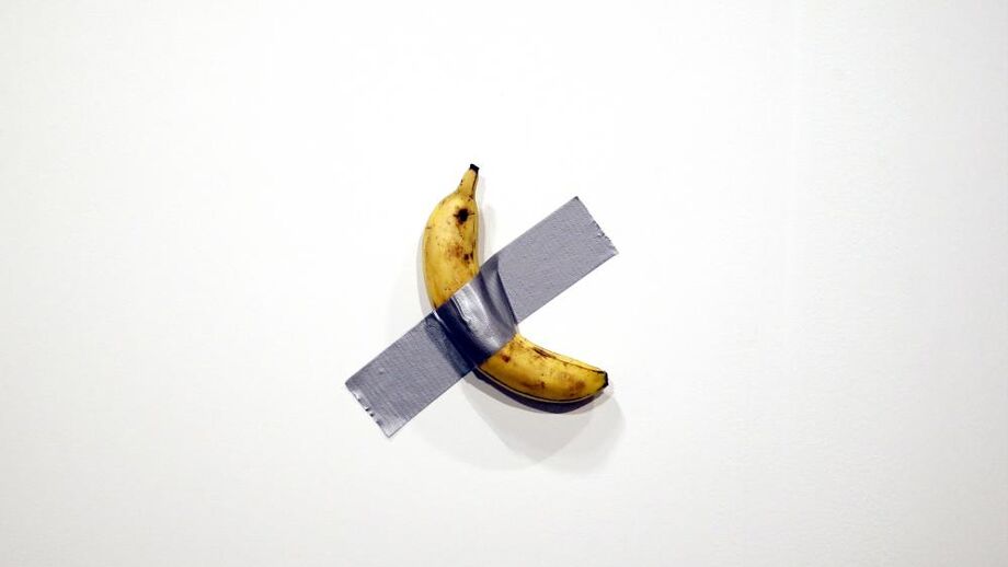 Banana colada a parede vendida por mais de 100 mil euros