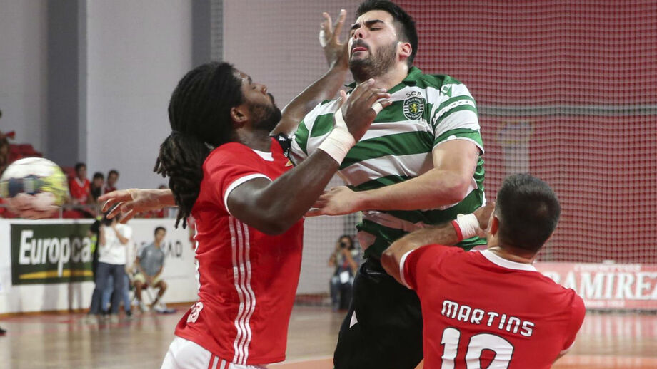 Sporting vence dérbi e deixa Benfica mais longe dos primeiros