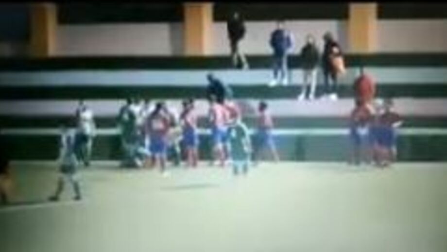 «Se te apanho, violo-te»: adepto ameaça árbitra de 16 anos