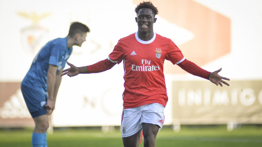 Benfica fecha fase de grupos com vitória sobre o Zenit 