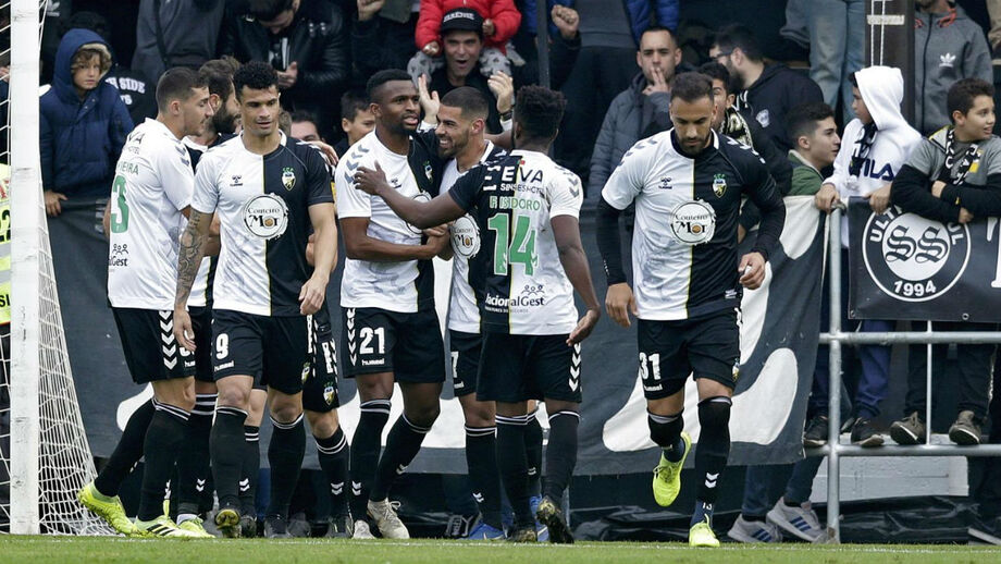 Farense-Feirense, 1-0: 'Bomba' de Bandarra mantém Farense na liderança da 2.ª Liga