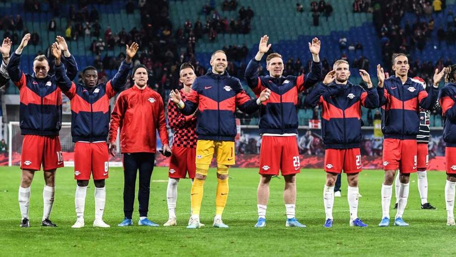 Leipzig segura liderança na Alemanha