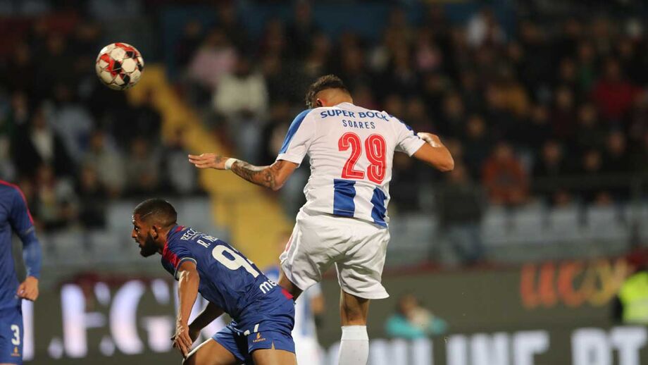 A crónica do Chaves-FC Porto, 2-4: resolvido com cabeça