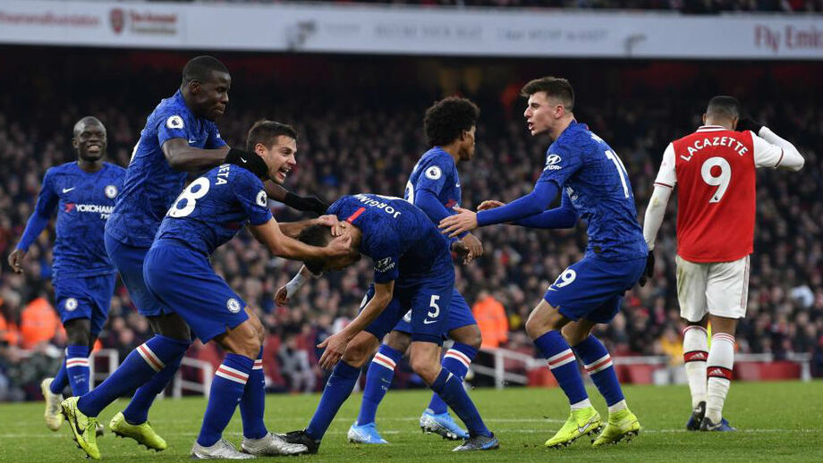 Chelsea vence em casa do Arsenal com reviravolta em cinco minutos