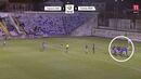 Vítor Fonseca empurrou um adversário e, segundos depois, quando vários jogadores estavam embrulhados, acabou por dar um soco num futebolista contrário, num momento registado dentro do círculo