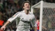 10. Antonio Cassano - Uma das figuras do futebol italiano, Antonio Cassano chegou, em 2005/06, proveniente da AS Roma, a troco de 5,50 milhões de euros. Pelo Real Madrid teve o pior desempenho da carreira, tendo apontado apenas 4 golos em 29 partidas realizadas.